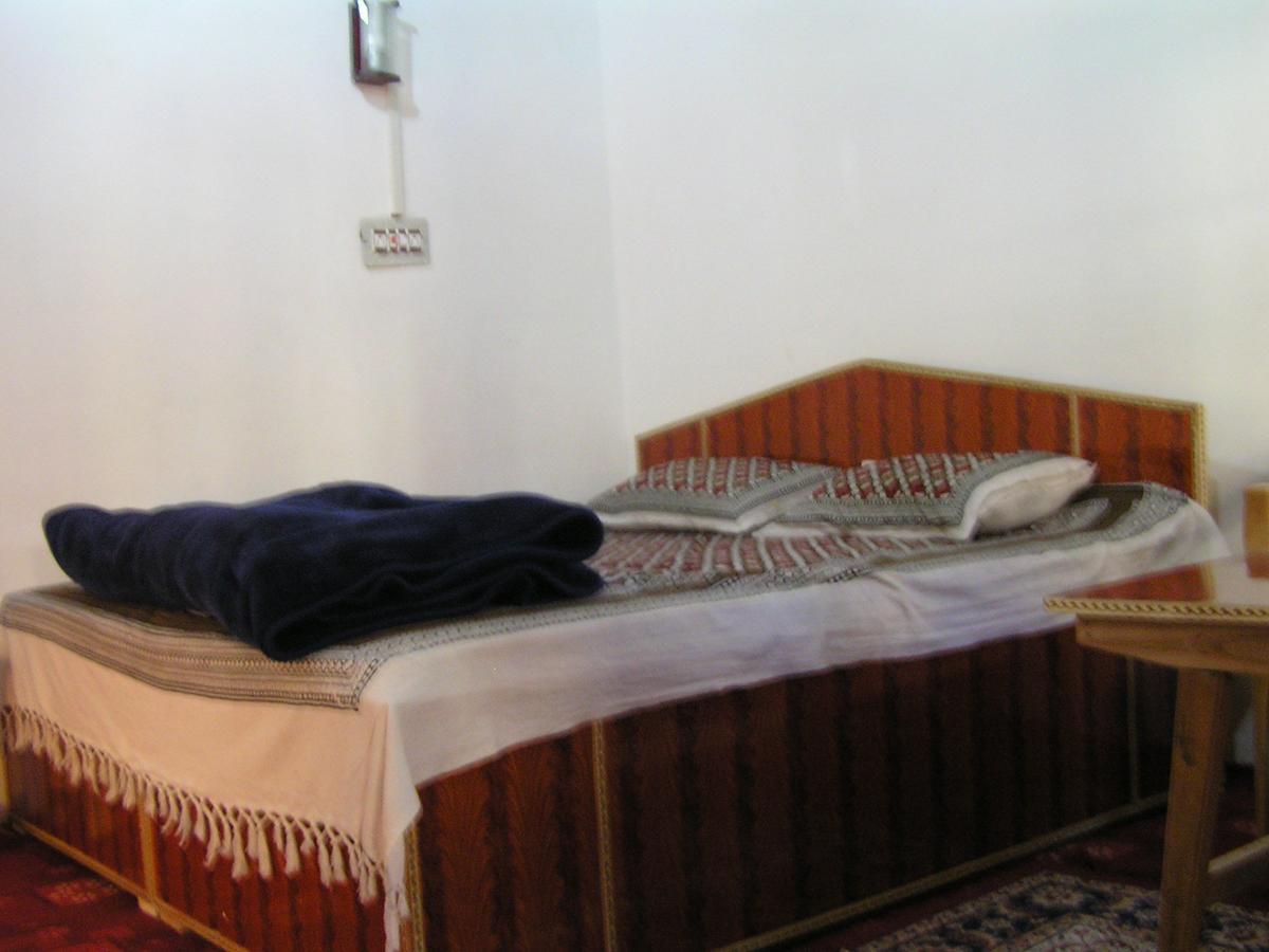 Howrah Guest House Srīnagar Esterno foto