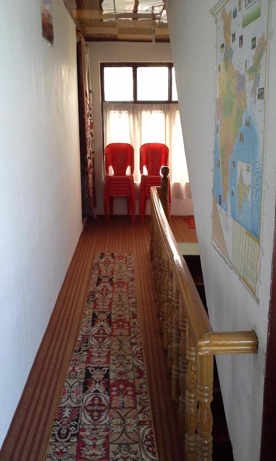 Howrah Guest House Srīnagar Esterno foto