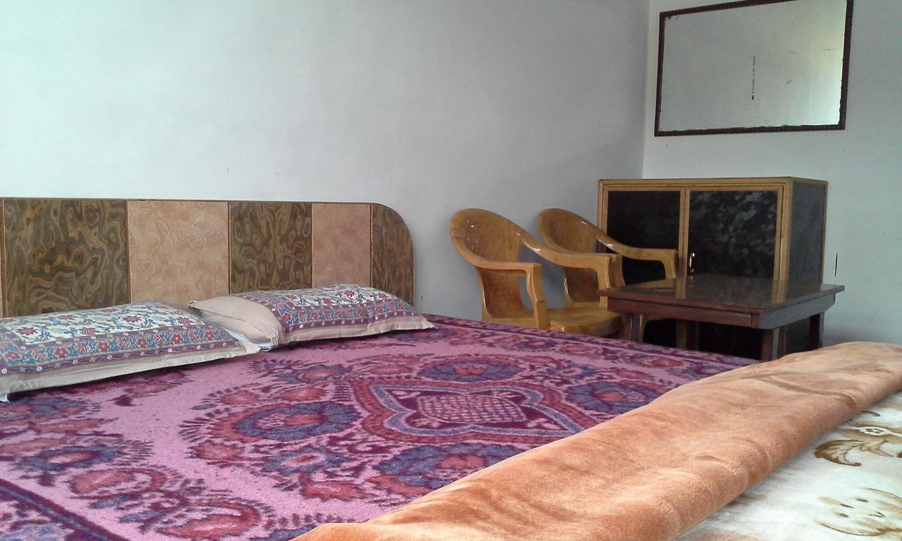 Howrah Guest House Srīnagar Esterno foto