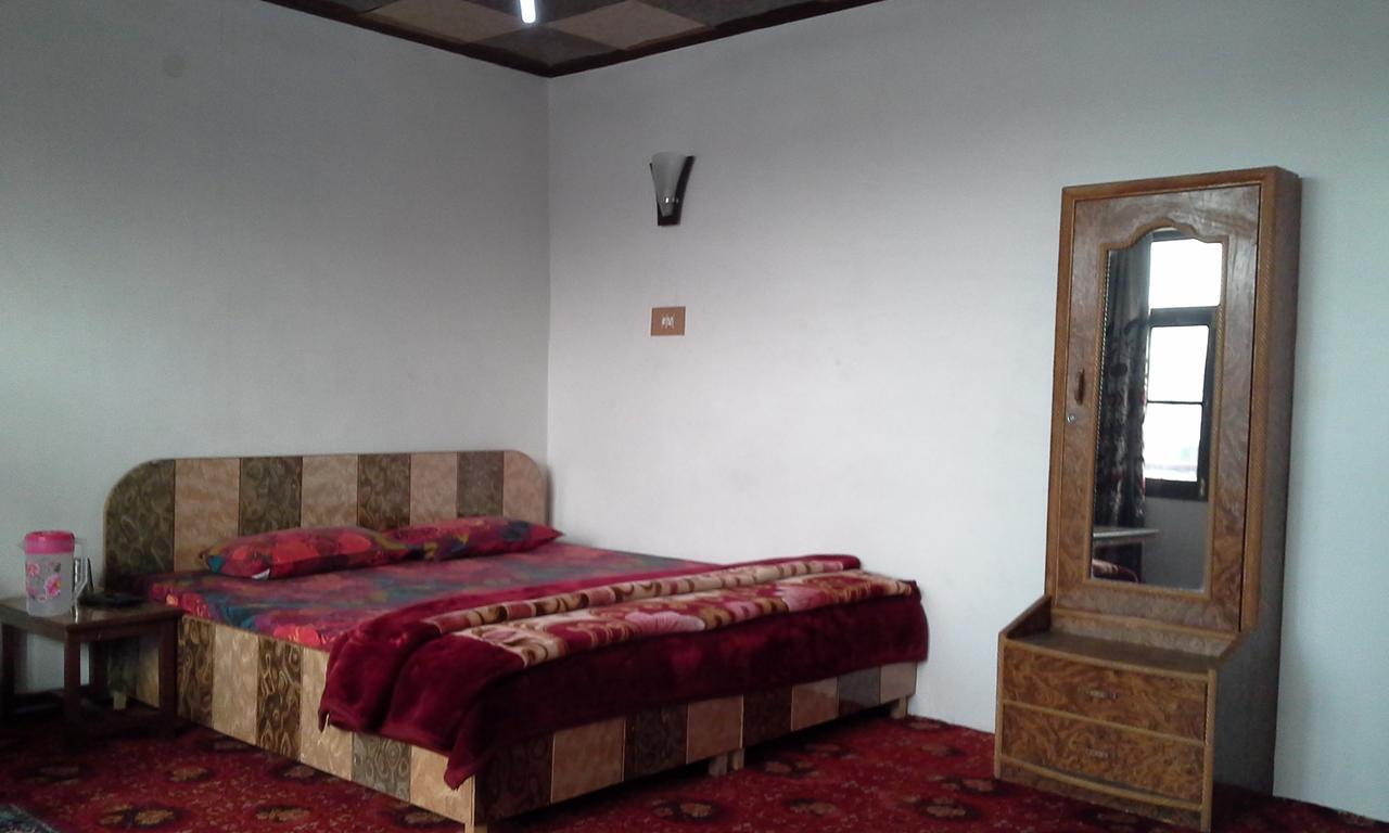 Howrah Guest House Srīnagar Esterno foto