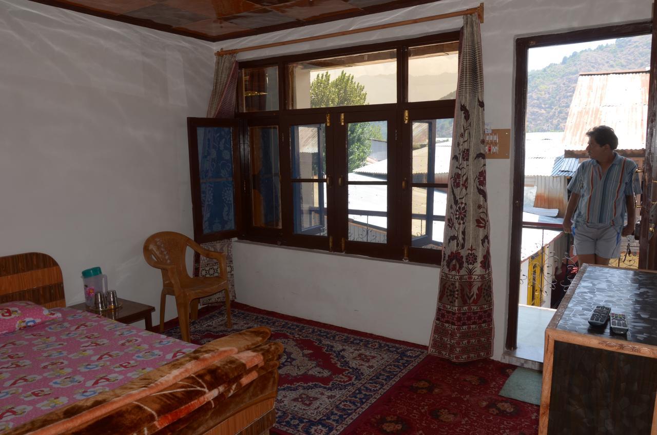 Howrah Guest House Srīnagar Esterno foto