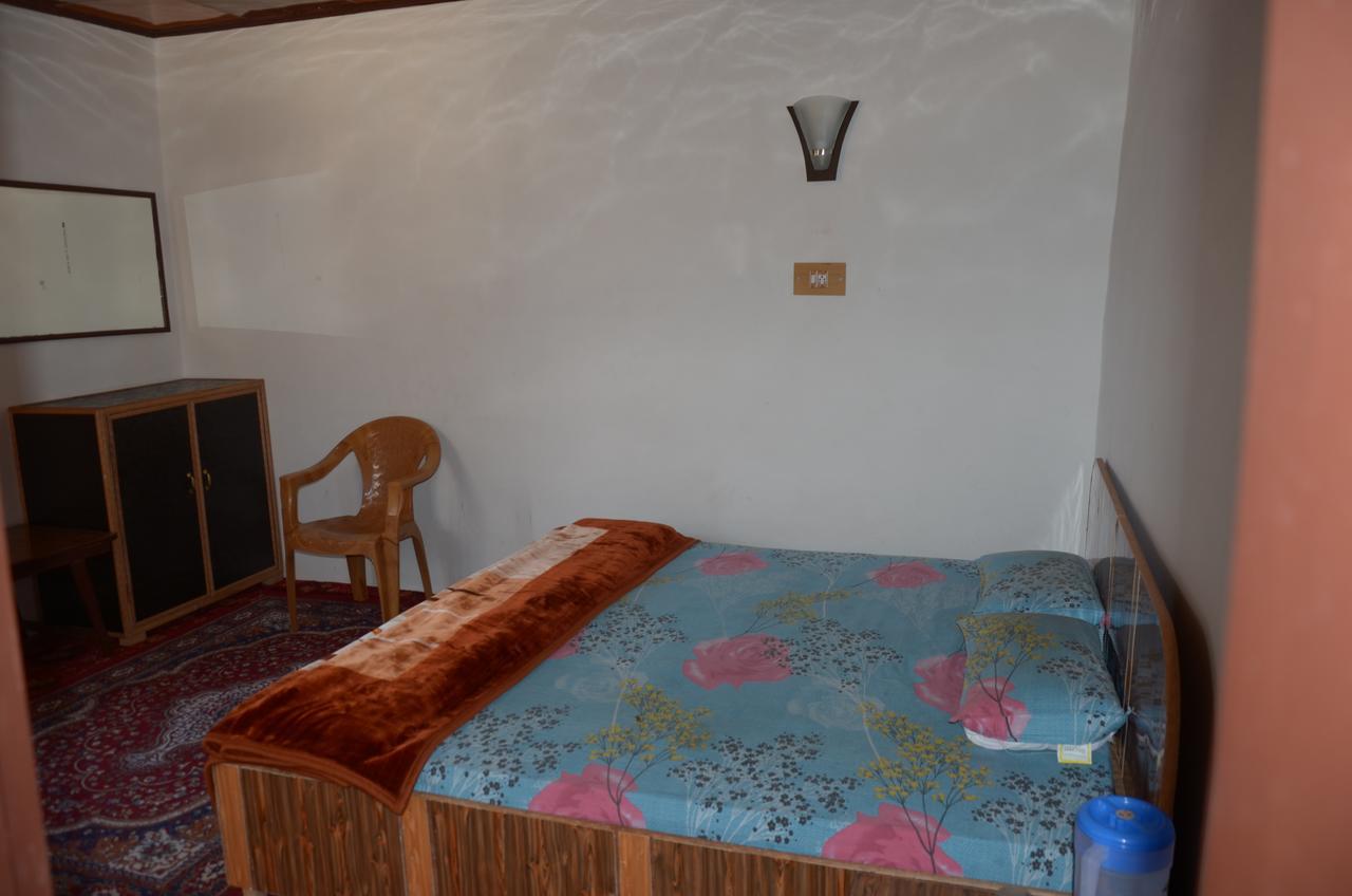 Howrah Guest House Srīnagar Esterno foto