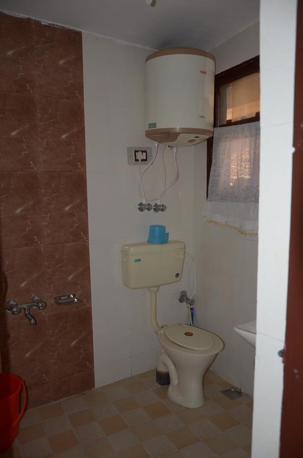 Howrah Guest House Srīnagar Esterno foto
