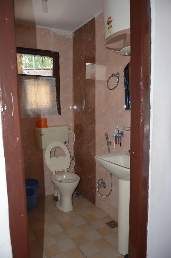 Howrah Guest House Srīnagar Esterno foto